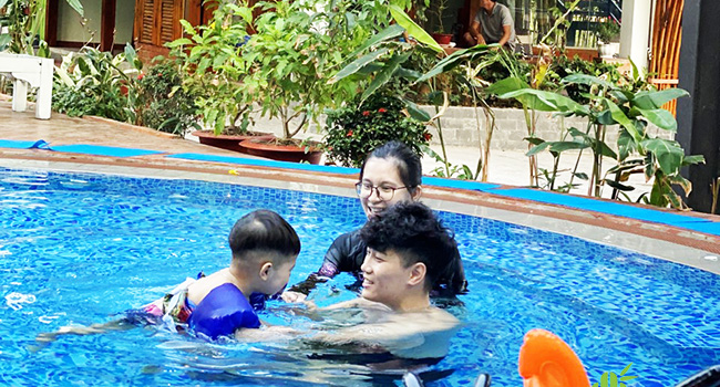Gia đình Tùng Lâm OPLUS tại Bamboo Phu Quoc Resort 